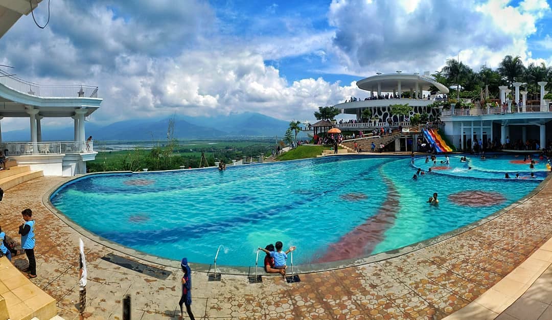 kolam renang Eling Bening Ambarawa