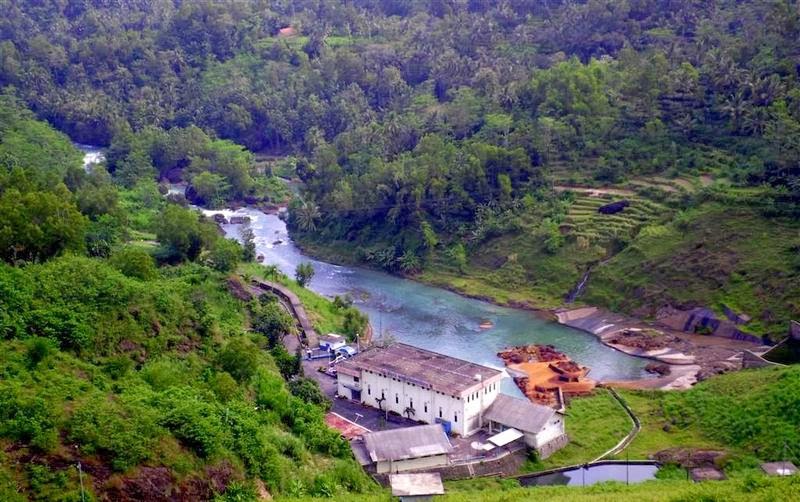 Menikmati Keindahan Waduk Wadaslintang