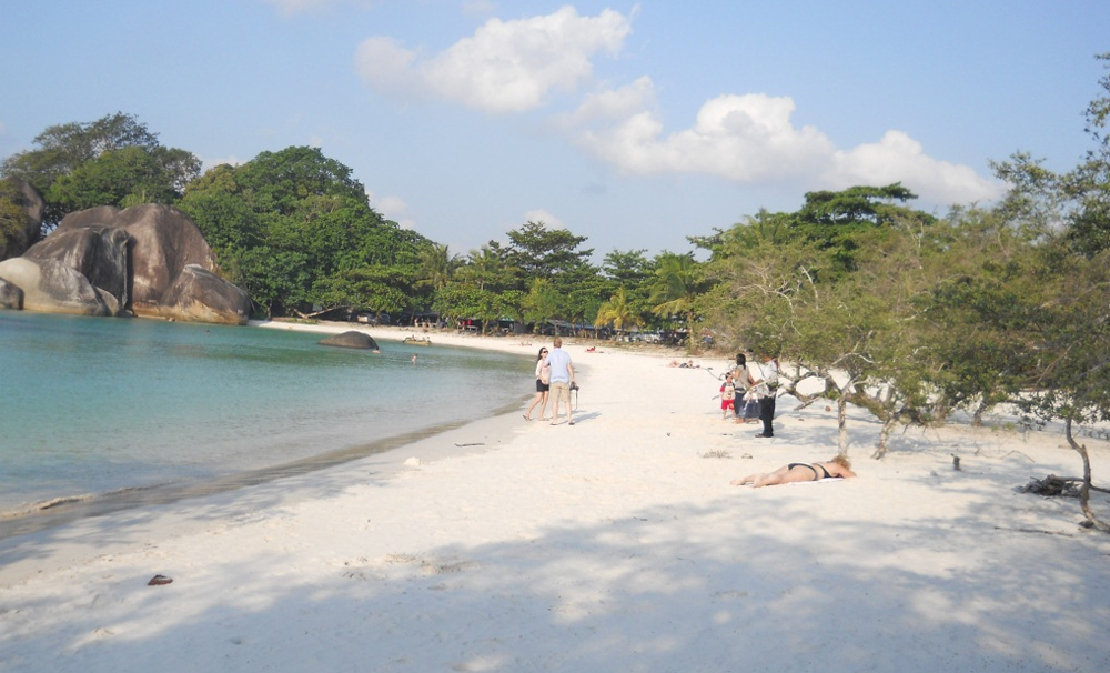 Keindahan Alam di Pantai Tanjung Pasir