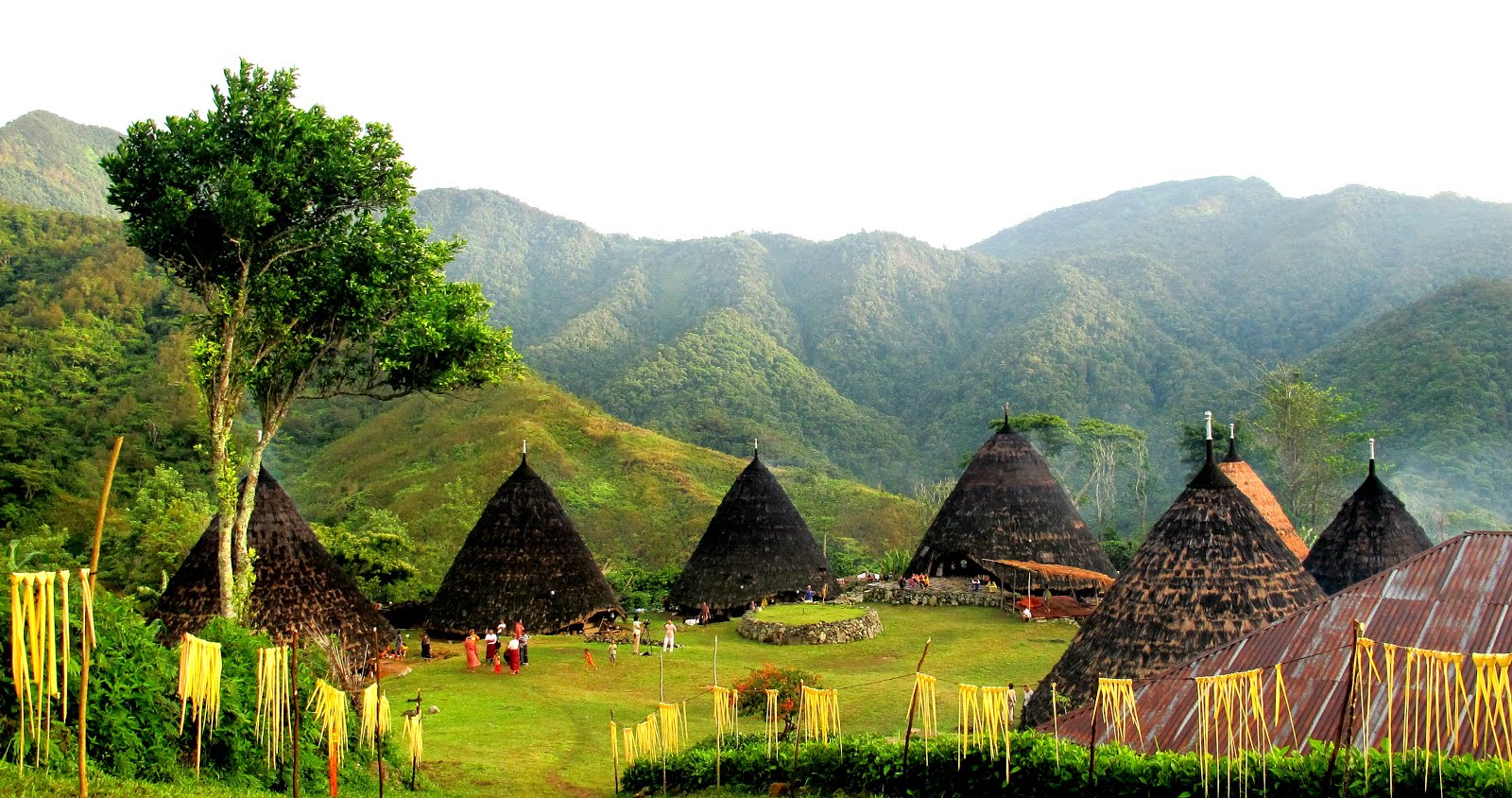 Pemandangan matahari terbenam