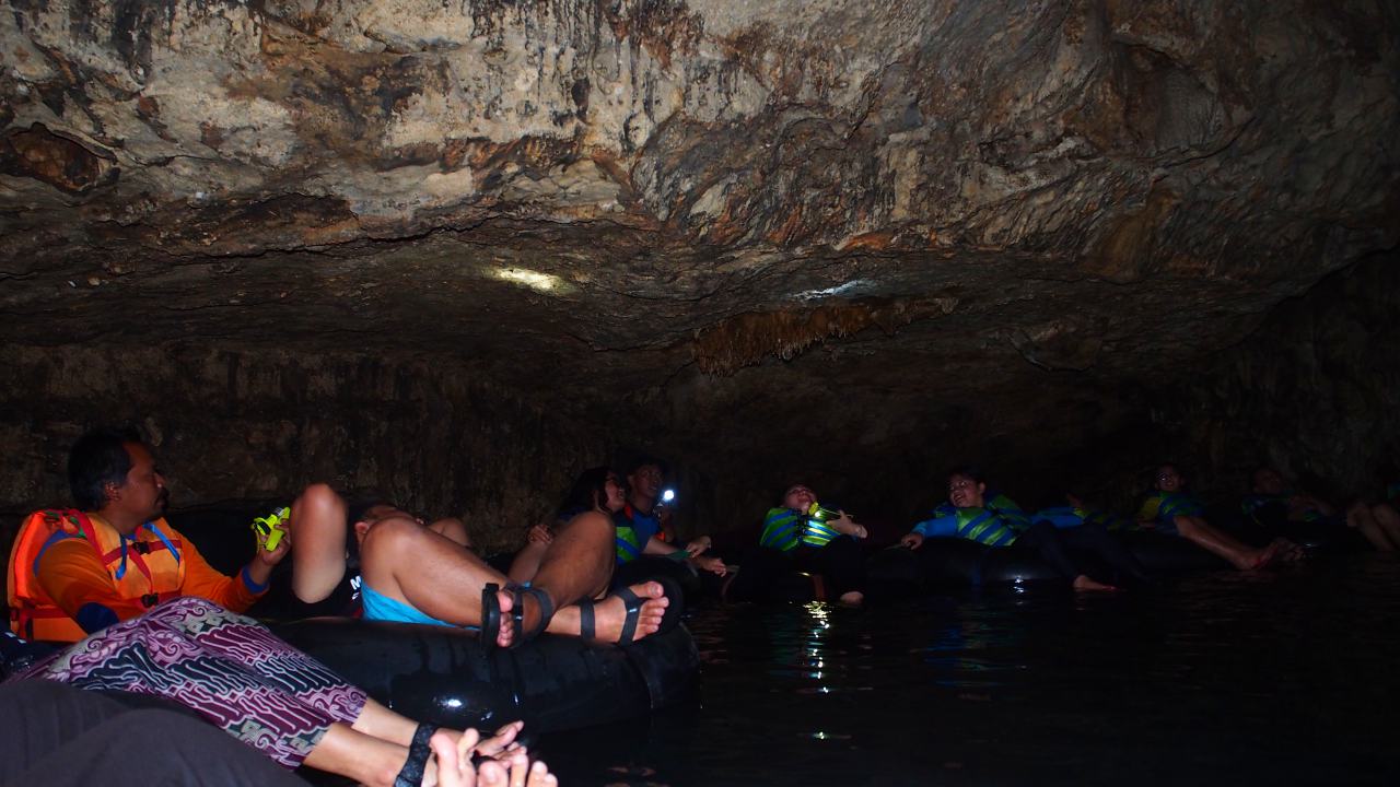 Tips Cave Tubing Asyik di Goa Pindul