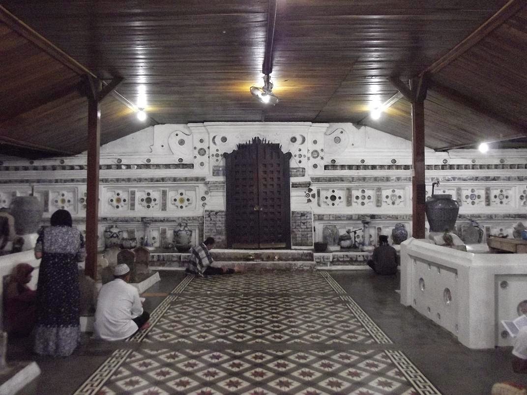 Daya Tarik Makam Sunan Gunung Jati