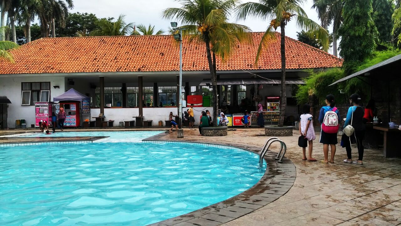 Kolam Renang Tirto Arum Baru