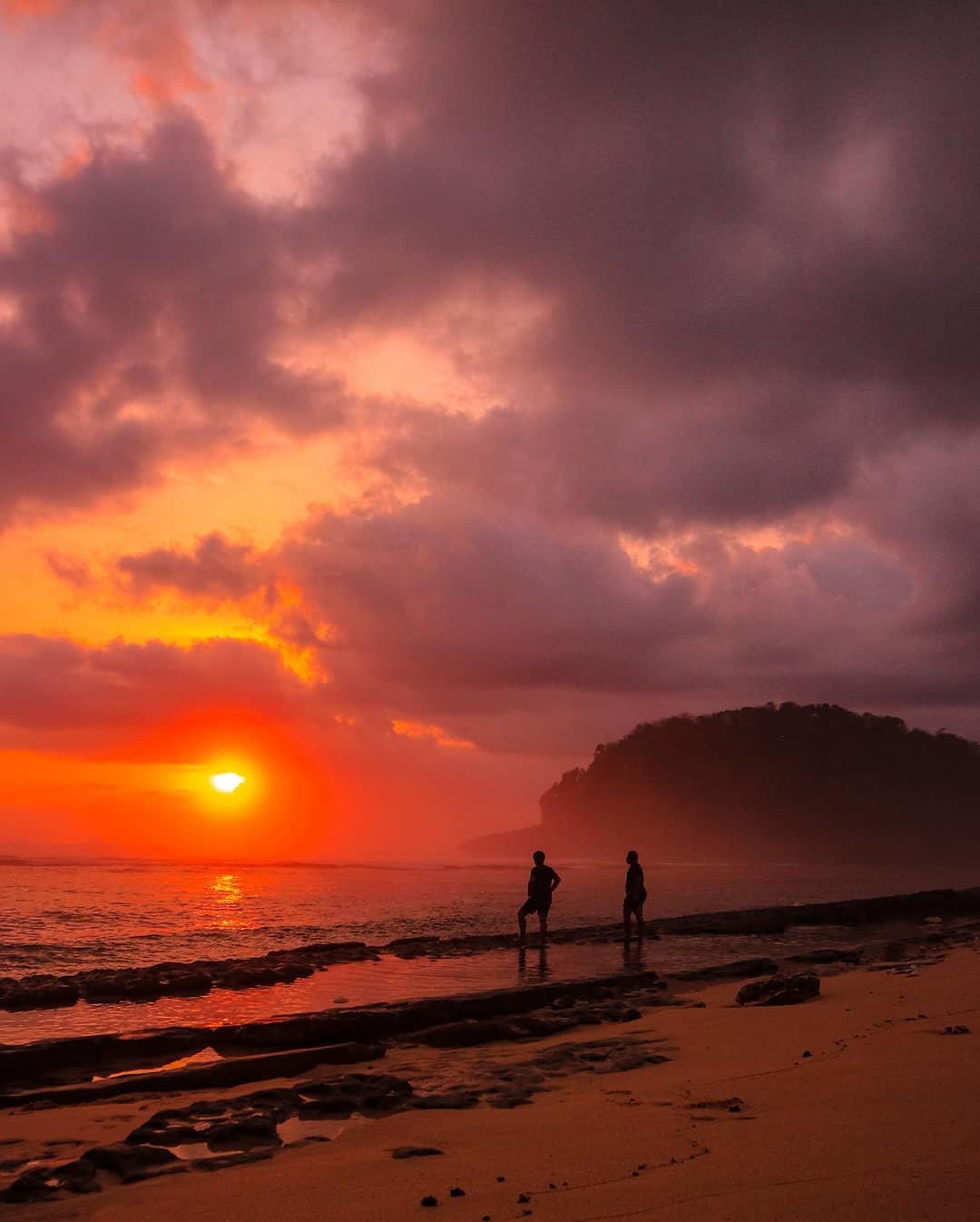 Pantai Watu Leter