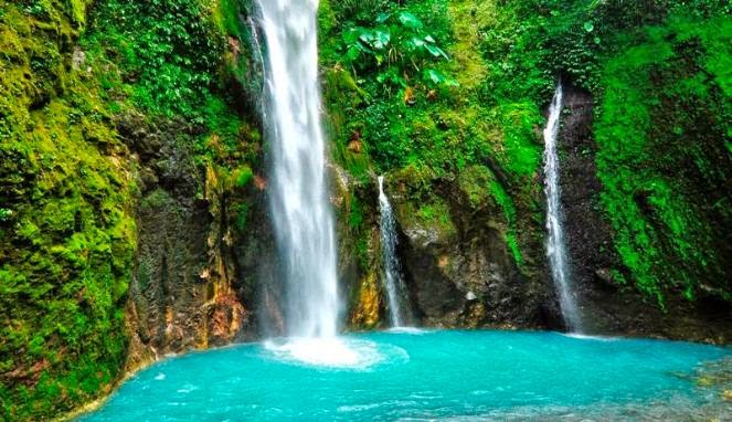Air Terjun Dua Warna