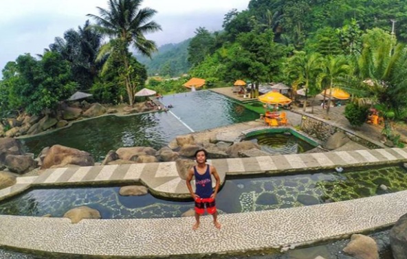 Kolam Renang Taman Batu Purwakarta
