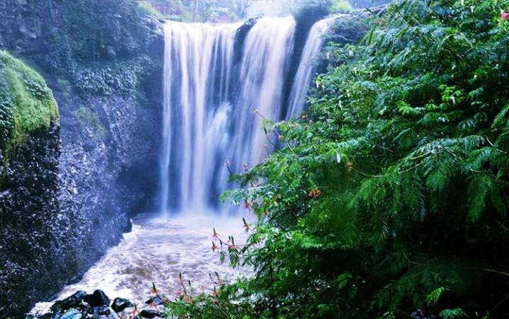Keindahan Curug Maribaya