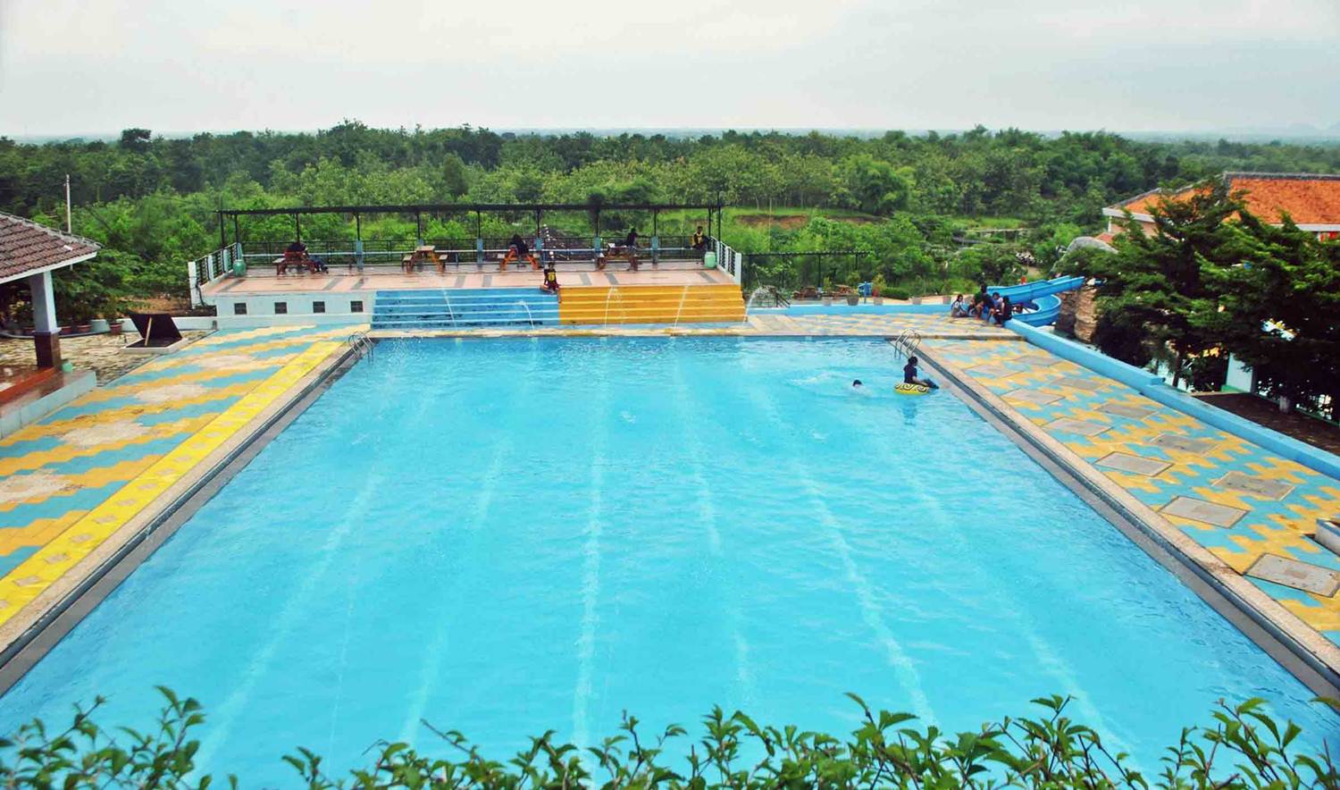 Kolam Renang Jembar Waterpark