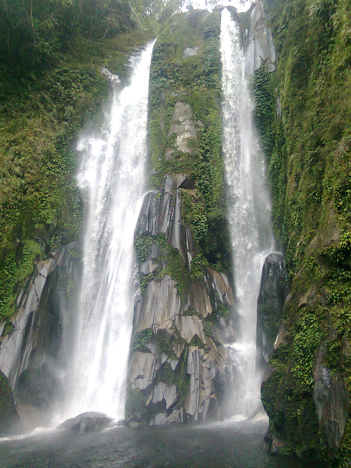Air Terjun Ngleyangan Kediri