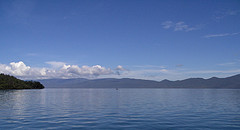 Keindahan Pesisir Danau Matano