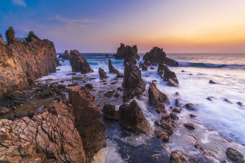 Keindahan Pantai Gigi Hiu