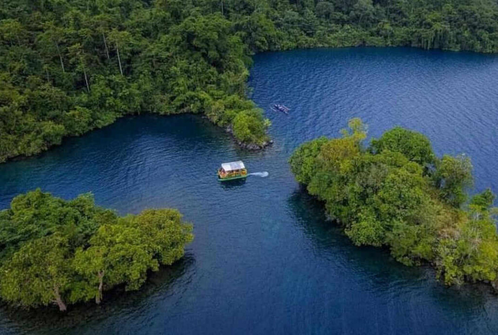 Keindahan Danau Matano