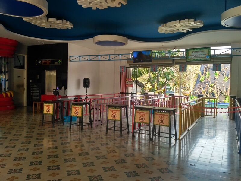 Foto pintu masuk hawai waterpark malang