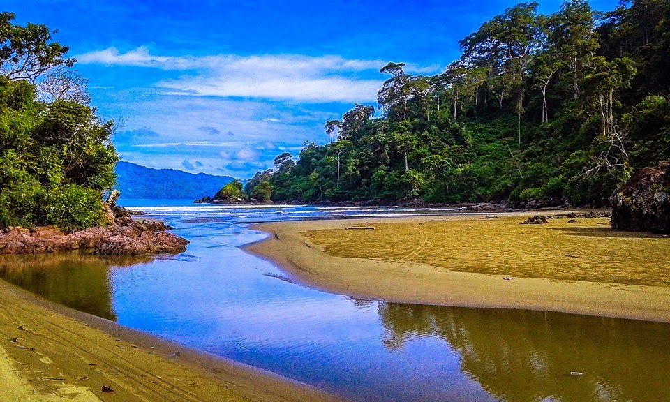 Pantai Rajegwesi