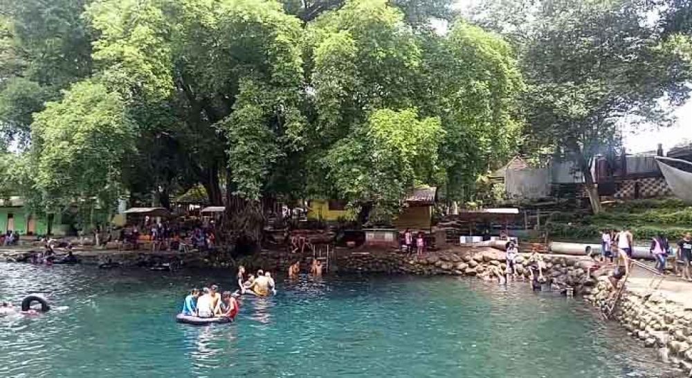 kolam renang banyu biru pasuruan