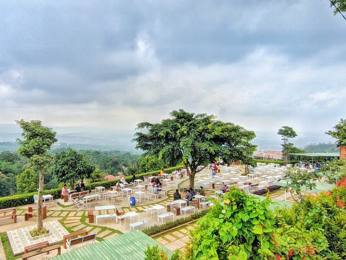Pemandangan Pegunungan yang Menakjubkan