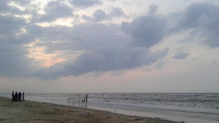 Pantai Caruban yang Indah dan Menakjubkan