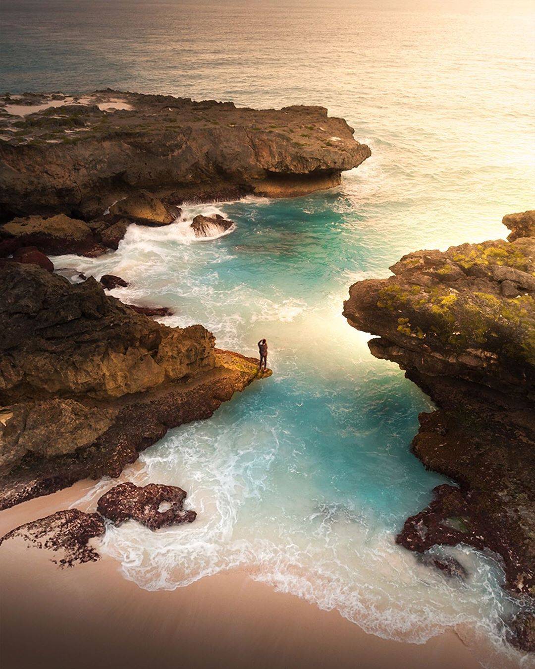 Keindahan Pantai Mandorak