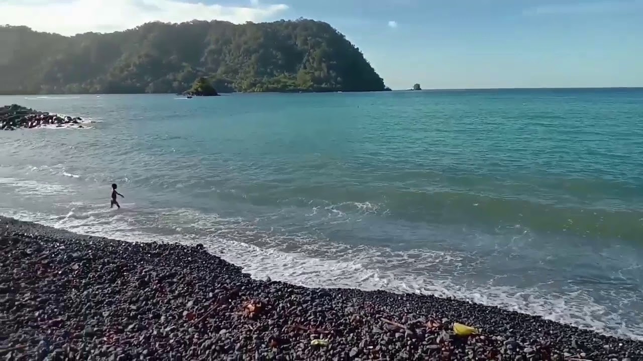 Keindahan pantai tablanusu papua.