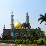 Masjid Kubah Emas (Dian Al Mahri) Tempat Wisata Rohani Terbaik di Depok