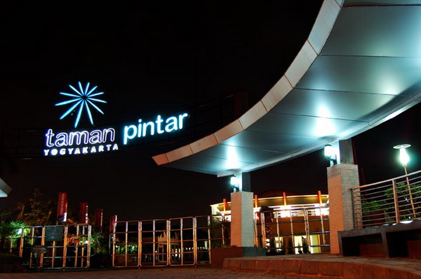 Taman pintar Yogyakarta Wisata Pendidikan Terbaik Rute Alamat taman pintar yogyakarta di malam hari Taman pintar Yogyakarta Wisata Pendidikan Terbaik Rute Alamat