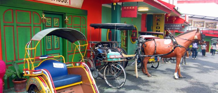 http://wisataterbaik.com/tempat-wisata-populer-museum-angkut-kota-batu.html
