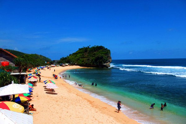 Wisata Pantai Krakal