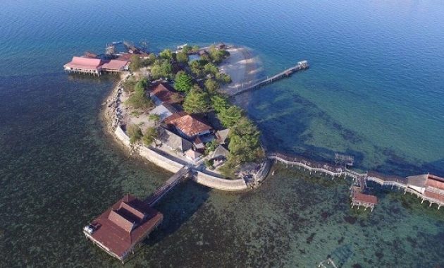 Pemandangan Pulau Kayangan