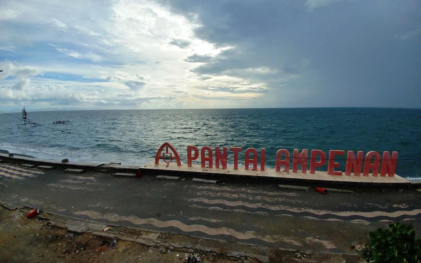 Pantai Ampenan