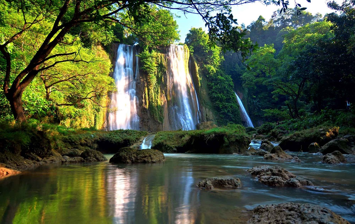 Curug Cikaso di Sukabumi