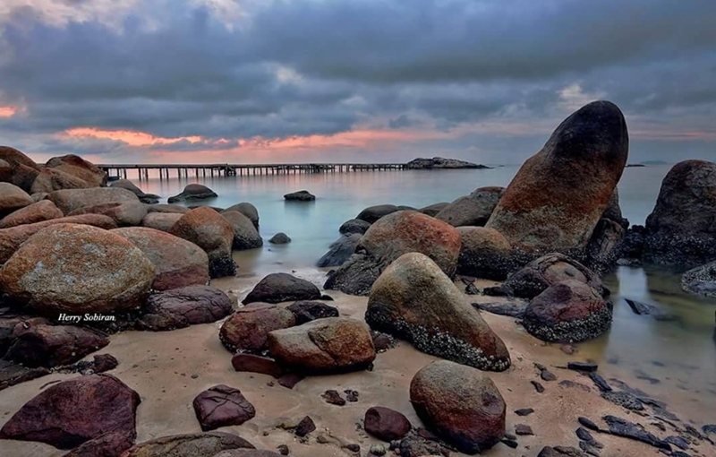 Pantai Batu Burung
