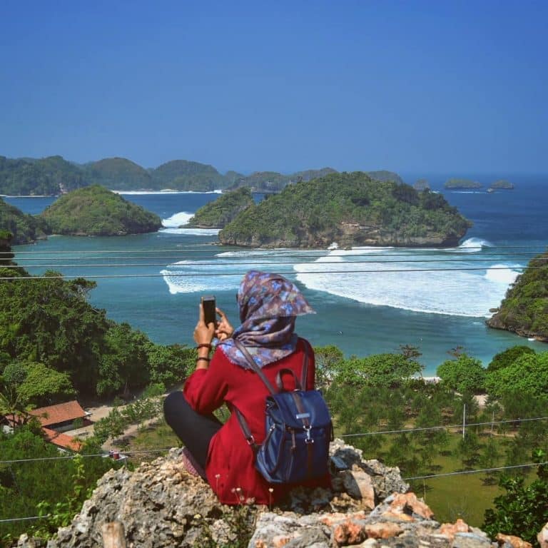 Daya Tarik Pantai Teluk Asmoro