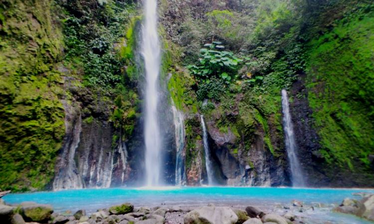 Fasilitas di Curug Barong