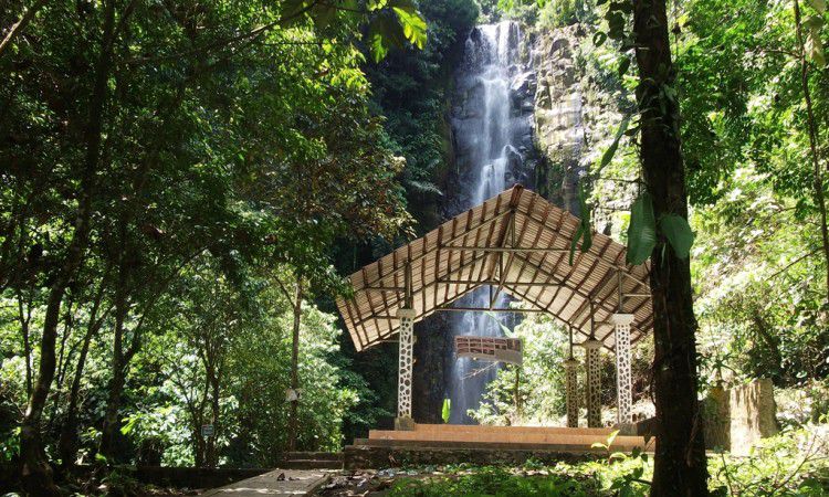 Air Terjun di Minahasa Utara