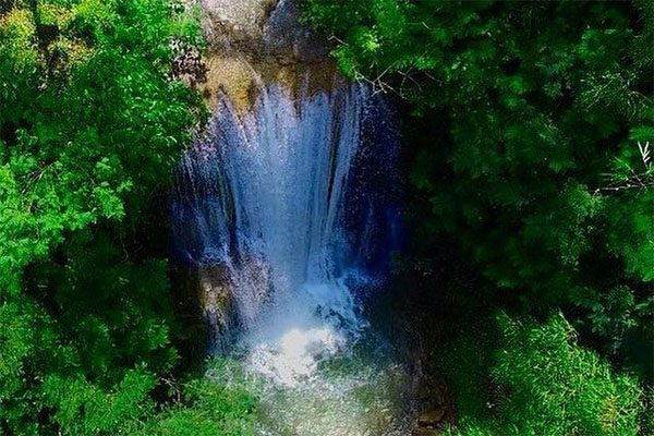 Foto air terjun Grojogan Sewu di Kulon Progo