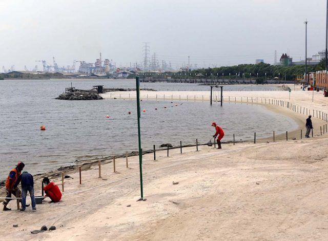 Pembatasan di Pantai Ancol