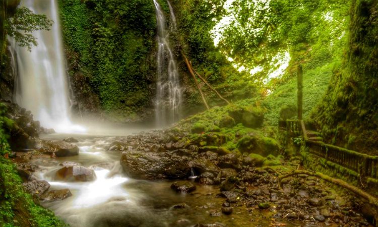 Air Terjun Kali Pineleng